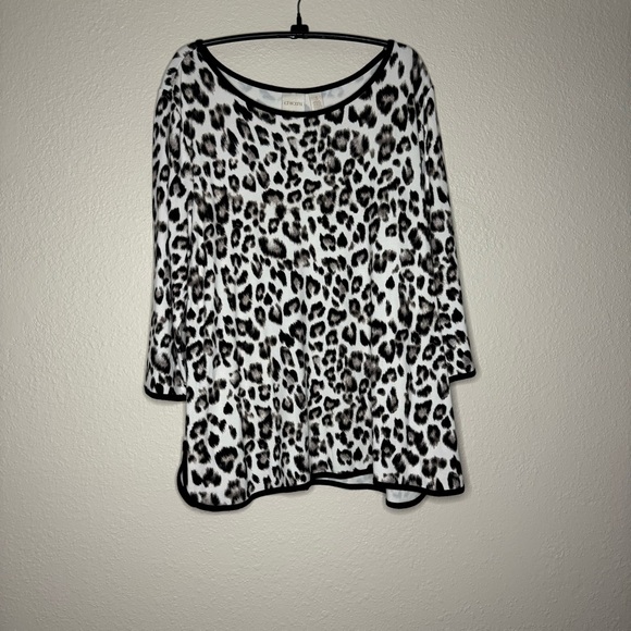 Chico’s Calm Leopard Torre Top. - Picture 4 of 5